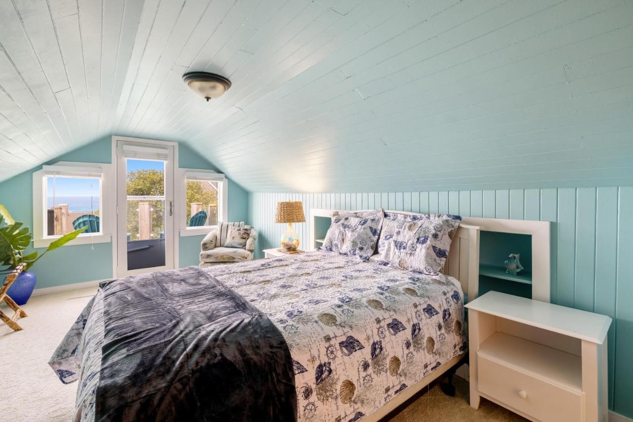 Captain'S Quarters And Cabins Depoe Bay Habitación foto